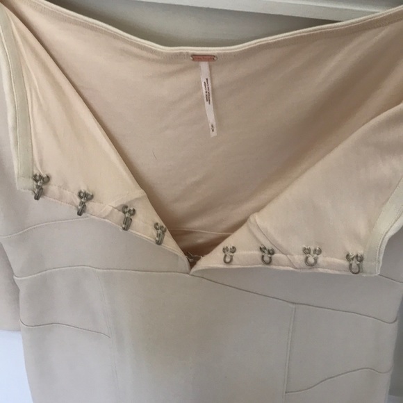 Dress - Picture 2 of 5